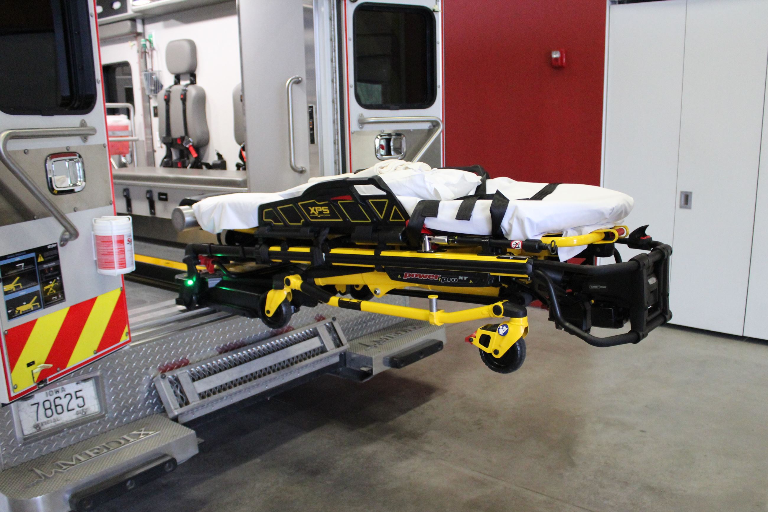 101019 Power lift system with cot (JPG)