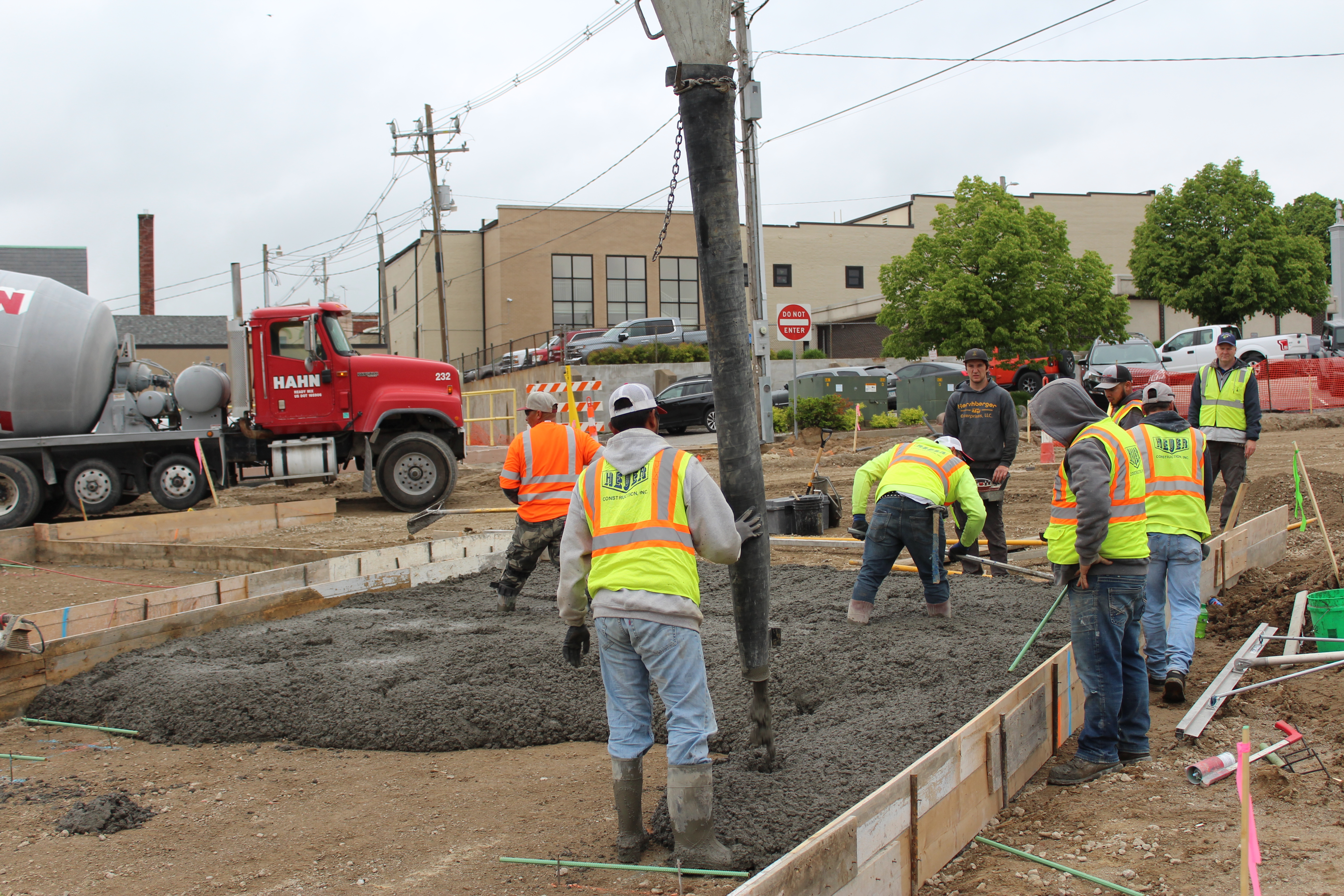 052120 Roundabout north leg pour 001 (JPG)