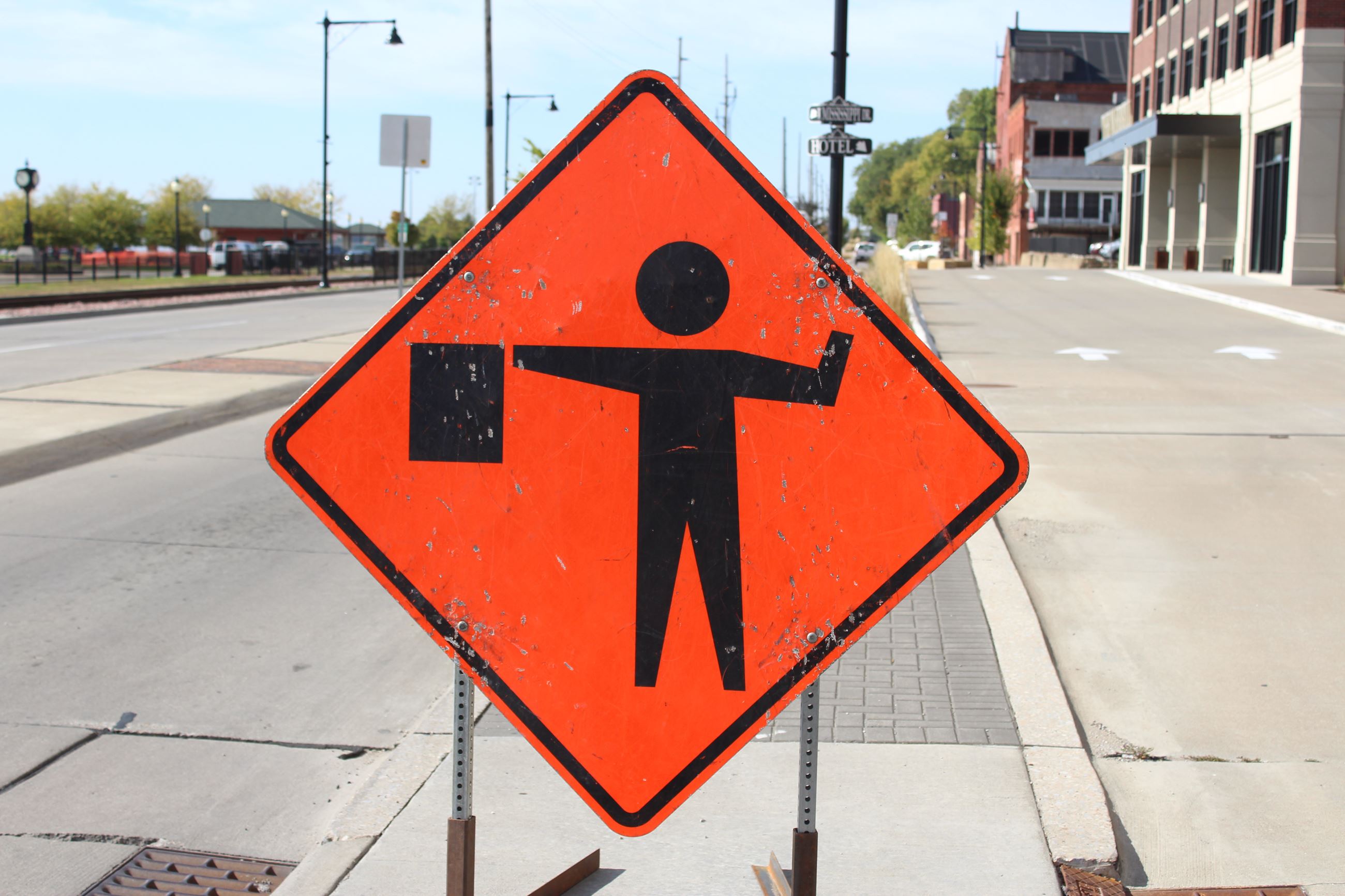 100620 Flagger Sign 001 (JPG)