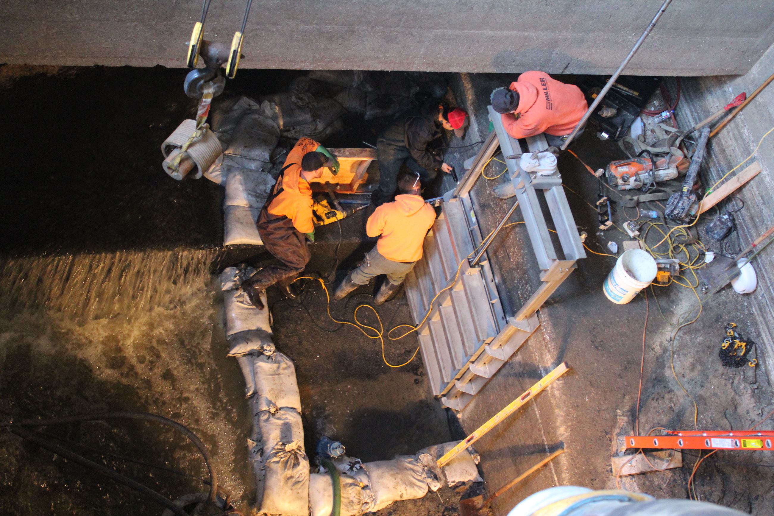 030821 Papoose Creek LIft Station Sluice Gate Installation 008 (JPG)