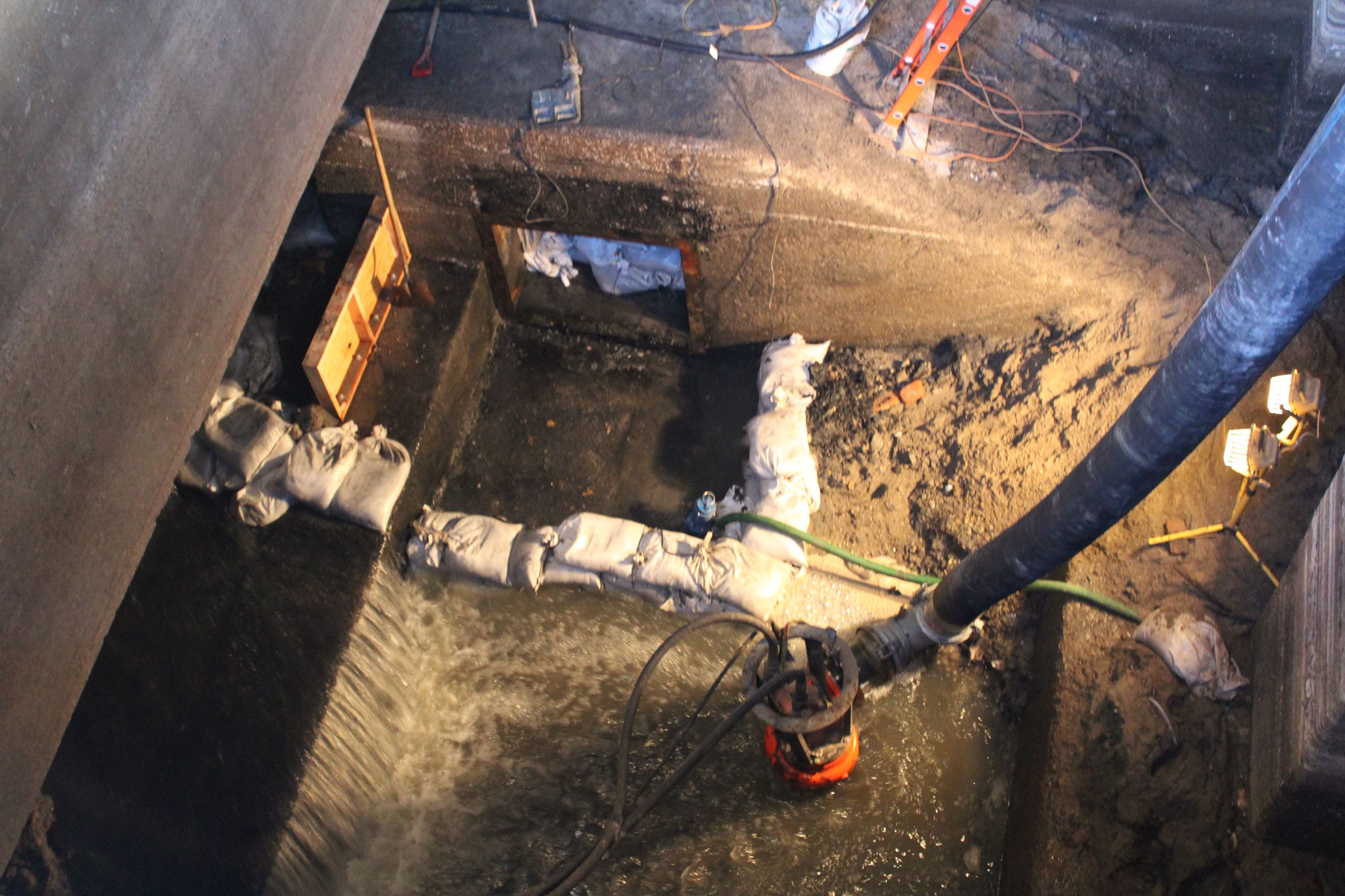 030821 Papoose Creek LIft Station Sluice Gate Installation 006 (JPG)