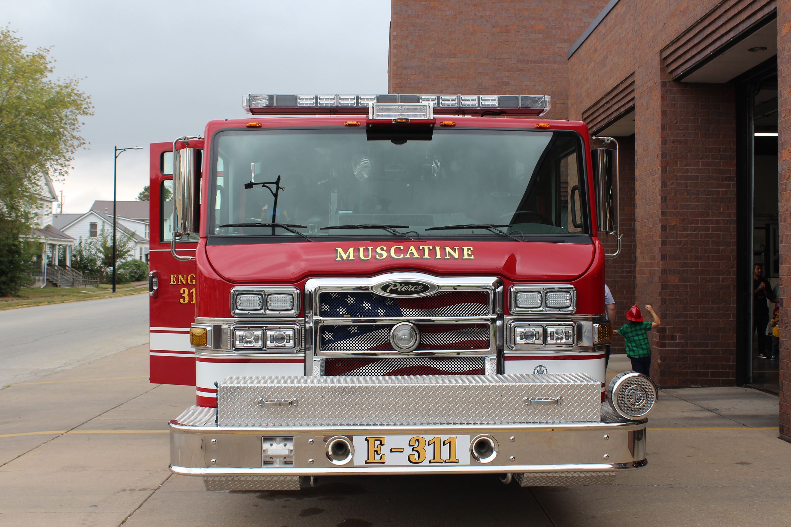 100321 Open House MFD Equipment 02 (JPG)