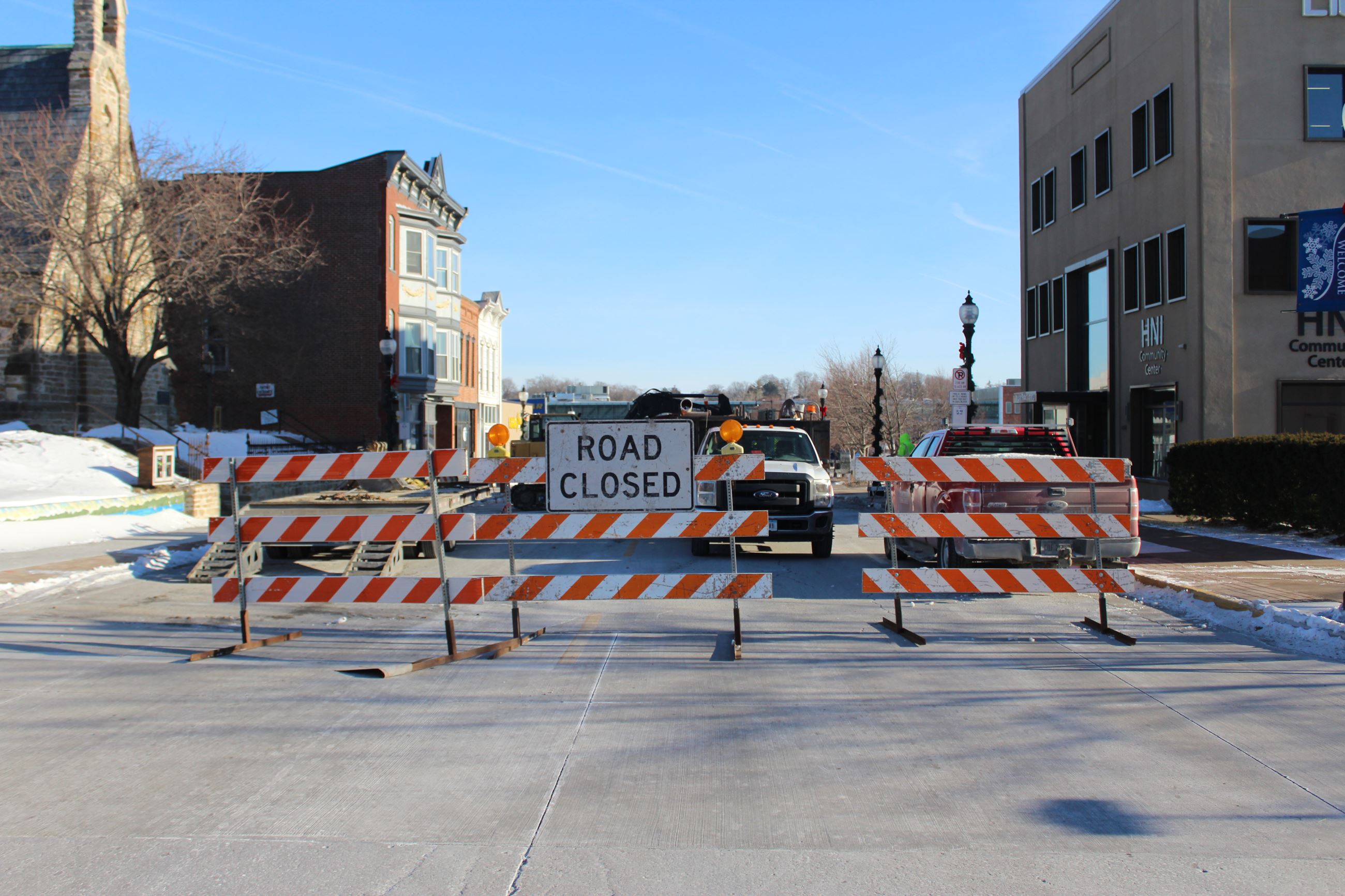 011122 East 2nd Street closed for sewer repair (JPG)