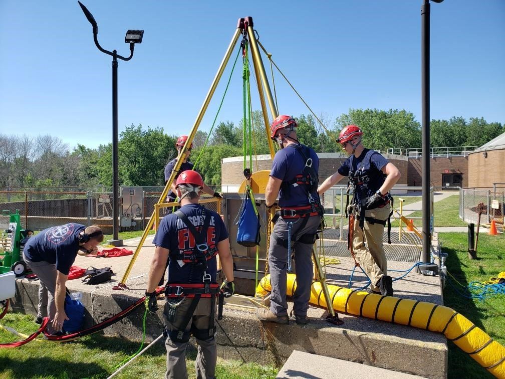 Muscatine Firefighters training for confined Space Rescue June 2022 (JPG)