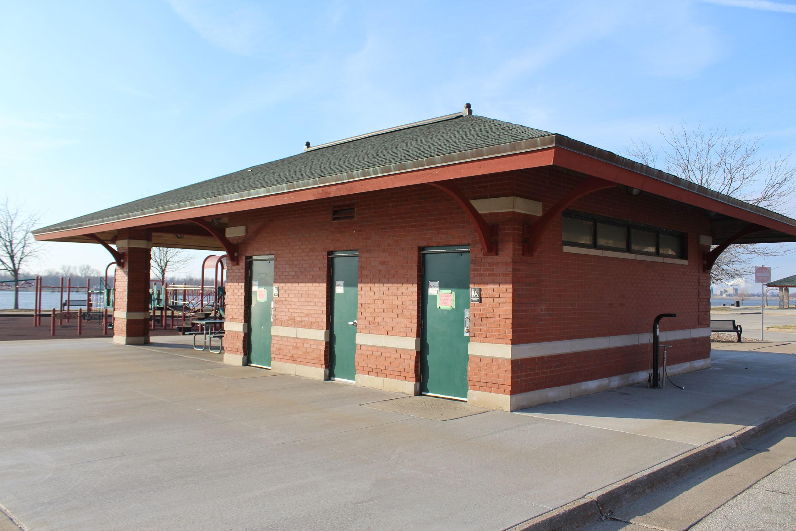 Riverside Park Restroom Facility temporarily closed (JPG) 031523 