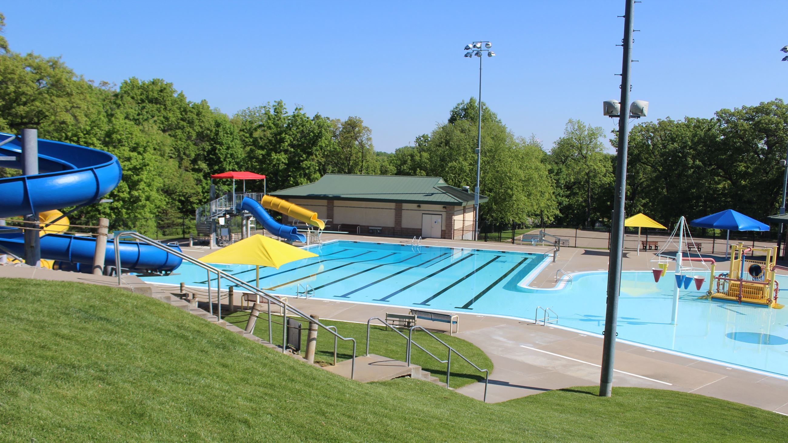 051425 Weed Park Aquatic Center Filled but empty of patrons (JPG)