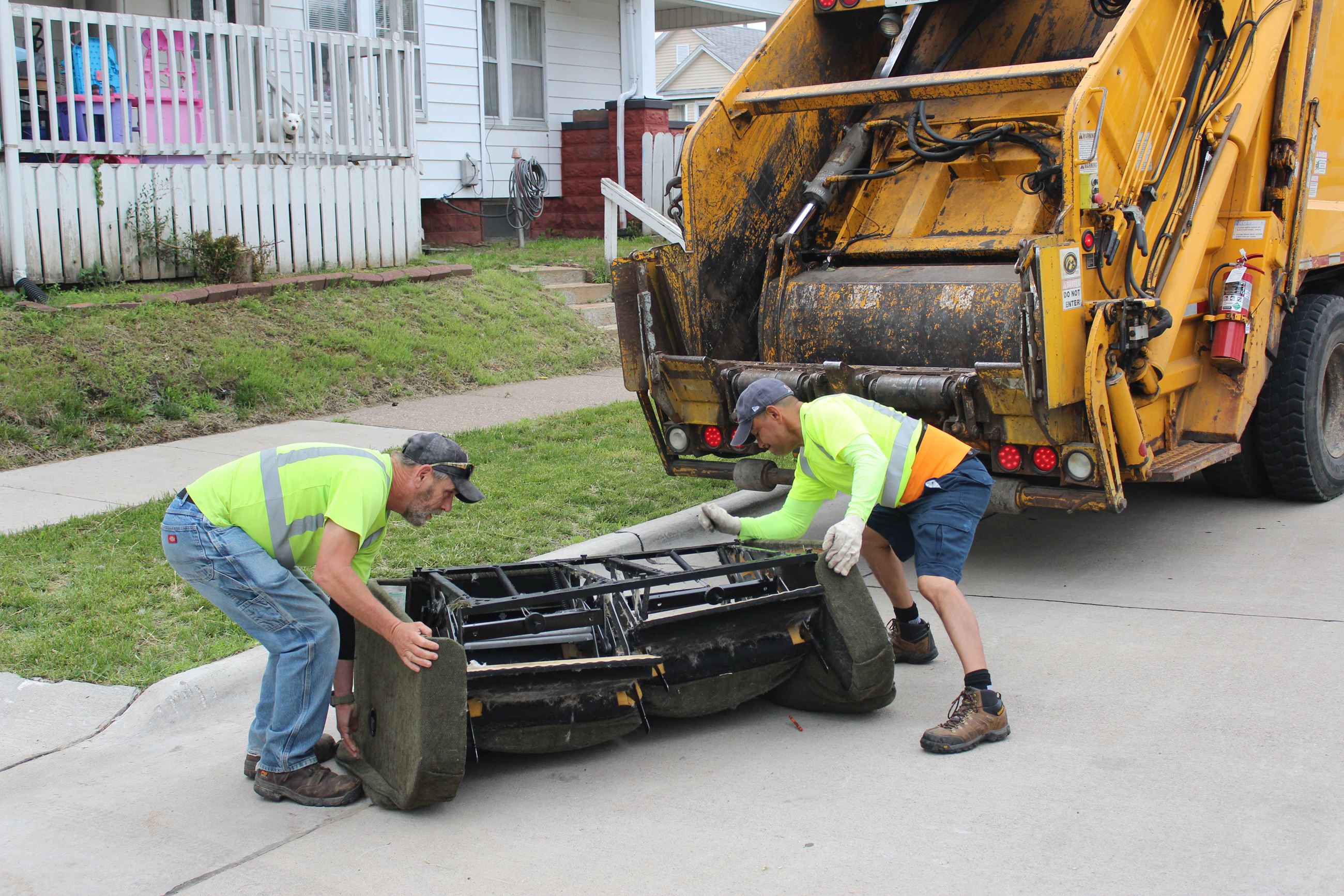 060722 Bulky Waste Collection 007 (JPG)