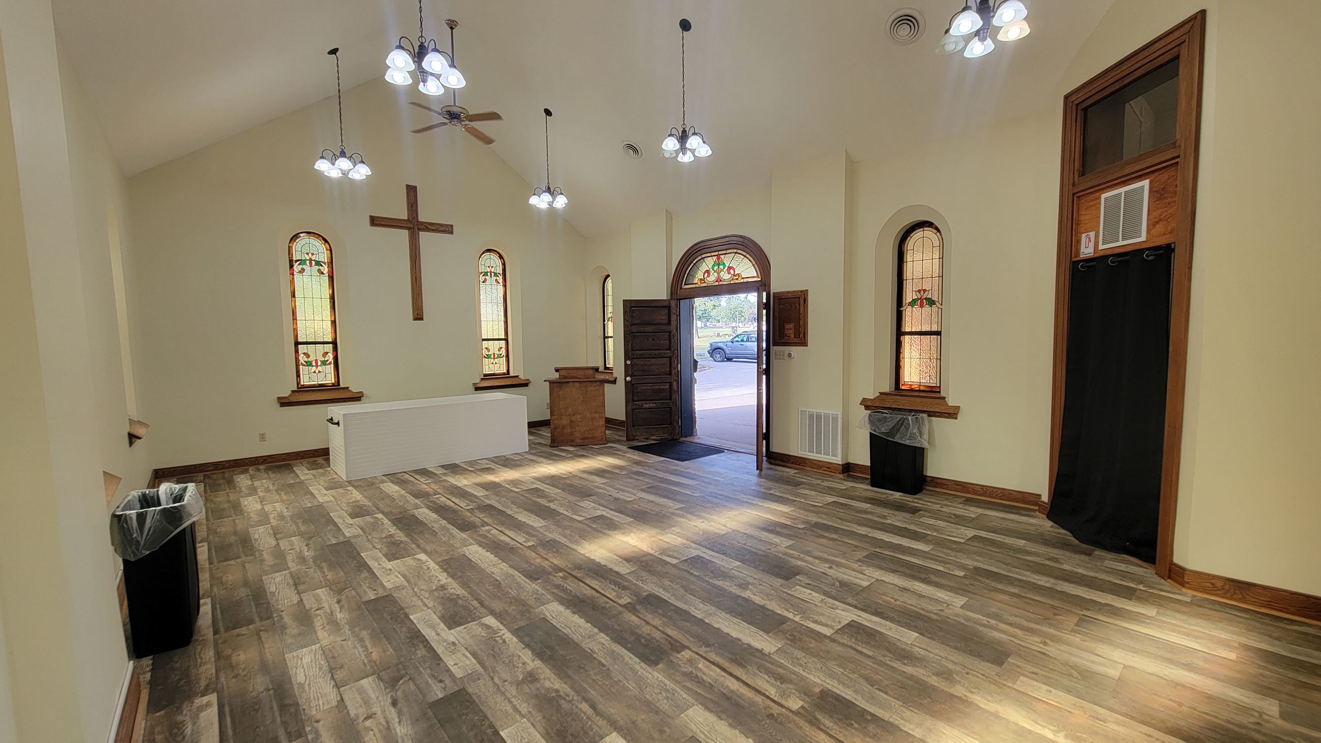 100625 Greenwood Cemetery Chapel interior (JPG)
